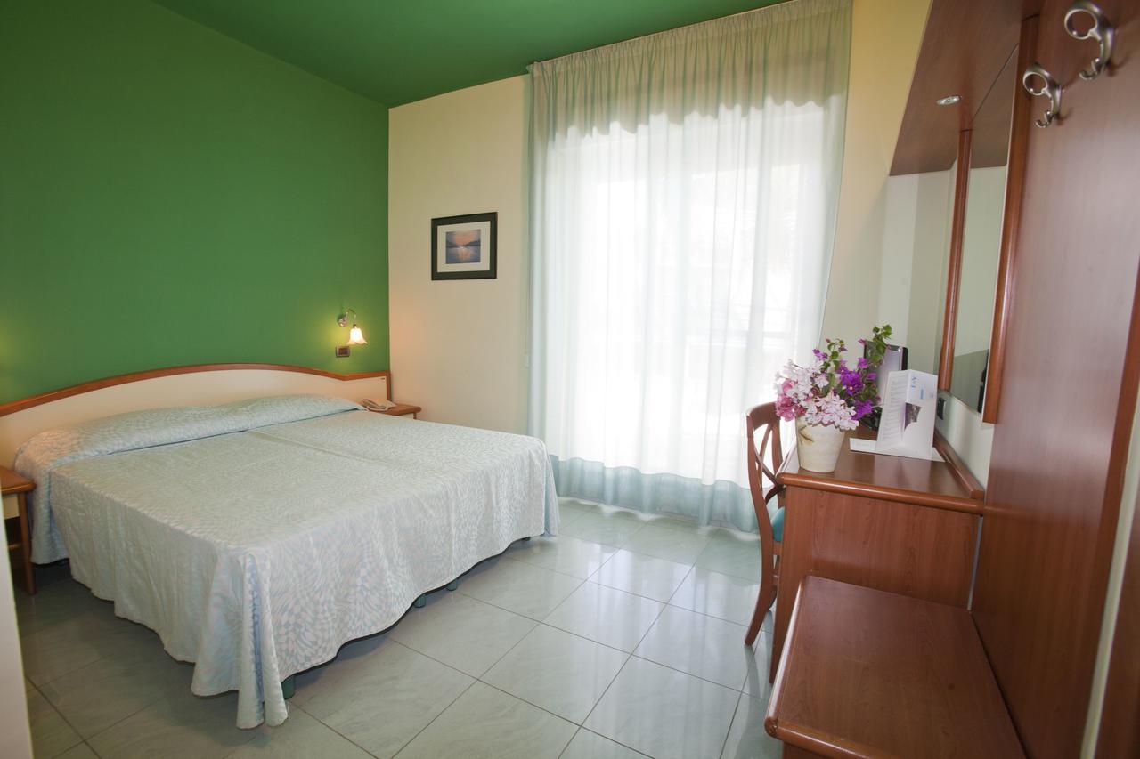Hotel Gabbiano San Domino Eksteriør bilde